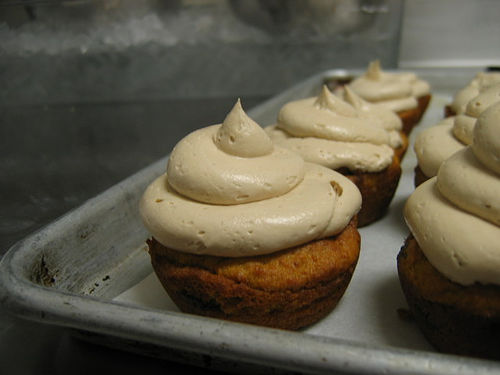 hazelnut pumpkin chocolate chip cupcakes w/ hazelnut butter cream